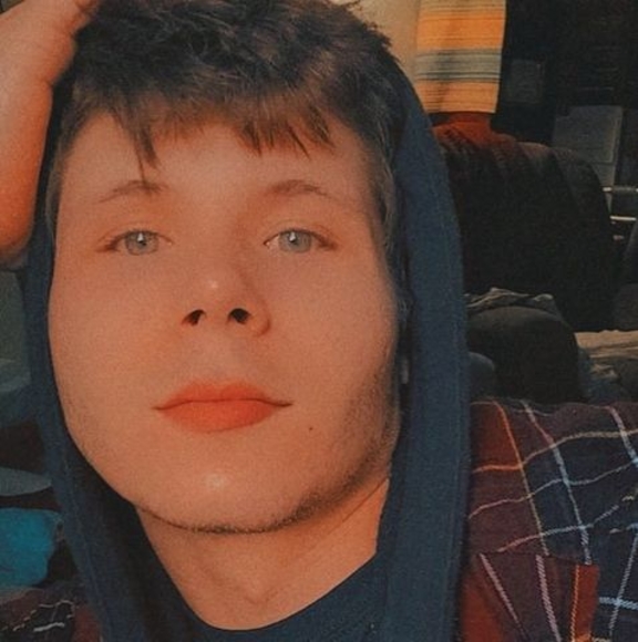 Meet your Posher, Andrew - Picture 1 of 1